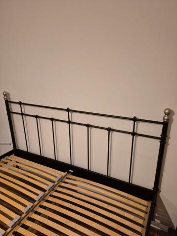 Zwart tweepersoonsbed (180x200) met 2 lattenbodems - afbeelding 2