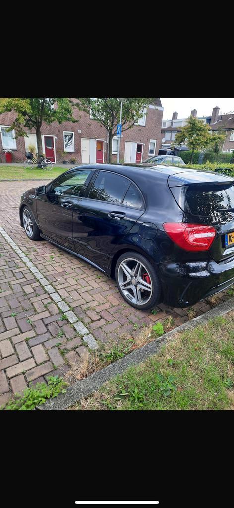 Mercedes-Benz A-Klasse A180 2015, amg line veel opties, Auto's, Mercedes-Benz, Particulier, A-Klasse, Benzine, Euro 6, C, Hatchback