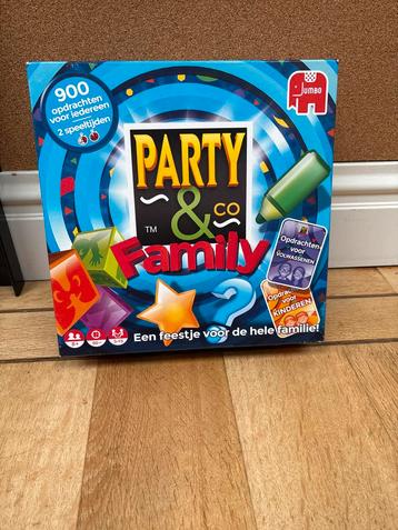 Party & Co Family - Gezellig familiespel! beschikbaar voor biedingen