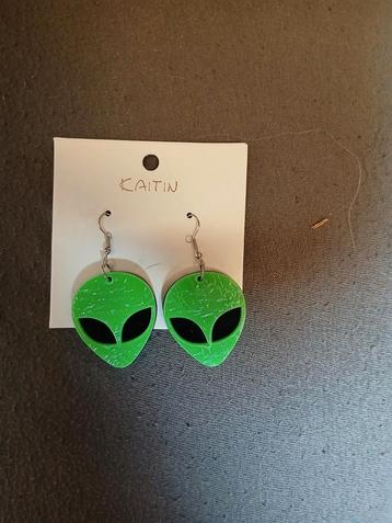 Oorbellen alian carnaval beschikbaar voor biedingen