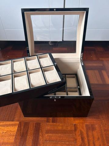 Luxe Horloge box beschikbaar voor biedingen