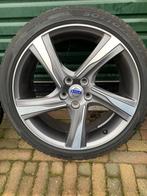 2x Volvo 18 inch Ixion velgen met Pirelli winterbande 2x5mm, Auto-onderdelen, Banden en Velgen, Ophalen, 18 inch, Gebruikt, Banden en Velgen