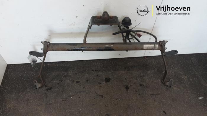 Trekhaak van een Opel Combo (Combo 18-), Auto-onderdelen, Ophanging en Onderstel, Opel, Gebruikt, 3 maanden garantie, Ophalen of Verzenden