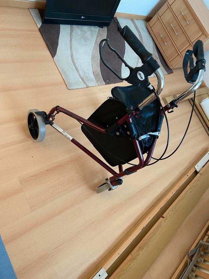 Rollator , driewiel, handig binnenshuis, Diversen, Rollators, Zo goed als nieuw, Ophalen