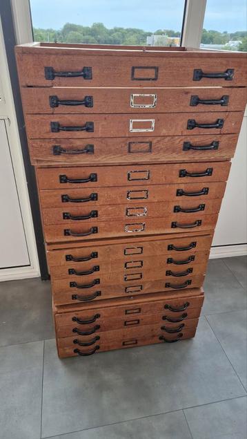 Vintage ladekast/tekenkast beschikbaar voor biedingen