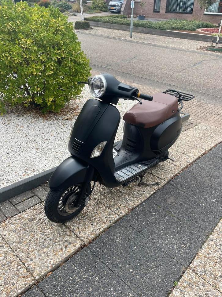 Vespa GT50 Riva 4takt, Fietsen en Brommers, Snorfietsen en Snorscooters, Zo goed als nieuw, Vespa, Benzine, Ophalen