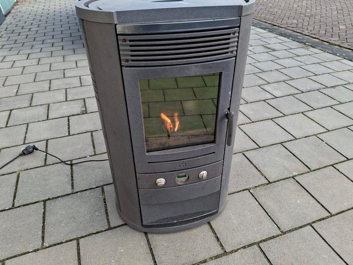 Edilkamin Iris Up pelletkachel opknapper, Huis en Inrichting, Kachels, Pelletkachel, Overige brandstoffen, Ophalen