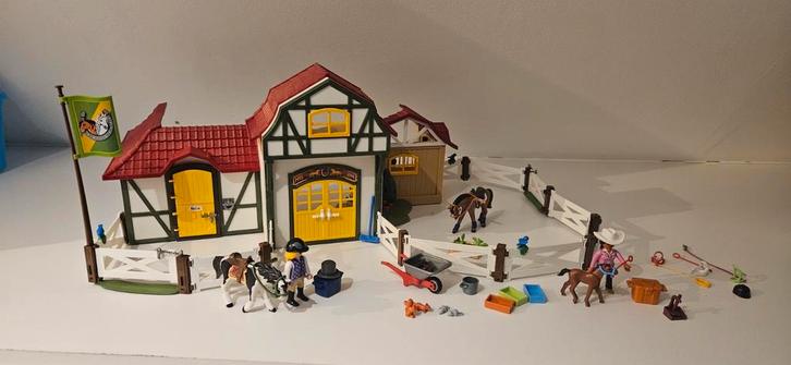 Playmobil manege 6926, Kinderen en Baby's, Speelgoed | Playmobil, Zo goed als nieuw, Ophalen of Verzenden