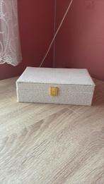 Sieraaddoos, Gebruikt, Beige, Ophalen of Verzenden, Met spiegeltje(s)