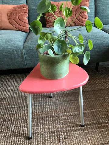 Retro Bijzettafel / plantentafeltje 🪴 beschikbaar voor biedingen