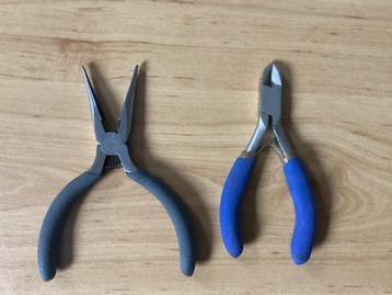 Handtang beschikbaar voor biedingen