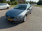 Volvo V60 D4 190pk Start/stop 2017 Grijs, Auto's, Volvo, Voorwielaandrijving, 1800 kg, 1969 cc, 26 km/l