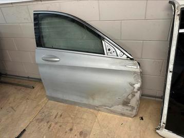 Mercedes c w205 sedan rechtervoordeur beschikbaar voor biedingen
