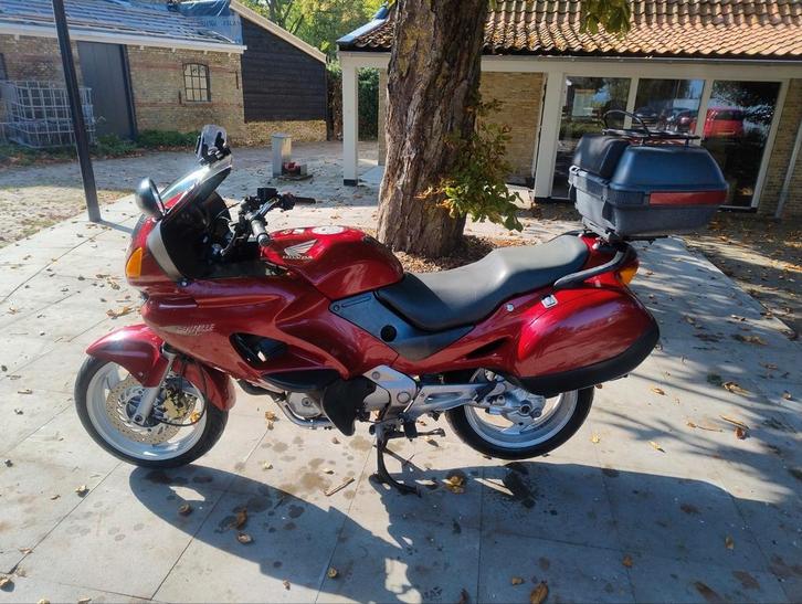 Honda Deauville NV650 v, Motoren, Motoren | Honda, Particulier, Toermotor, meer dan 35 kW, 2 cilinders, Cardan-aandrijving, Ophalen