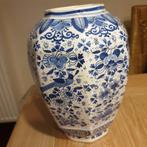 blauwe/witte vaas met vogel en floraalmotief, Antiek en Kunst, Antiek | Vazen, Ophalen of Verzenden
