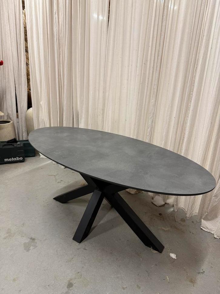 Beton look ovale eettafel grijs 180 x 90 cm, Huis en Inrichting, Tafels | Eettafels, Ophalen