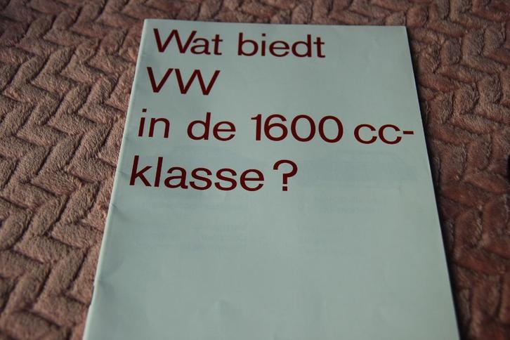 Wat biedt de VW 1600 cc klasse? Folder, Boeken, Auto's | Folders en Tijdschriften, Gelezen, Volkswagen, Ophalen of Verzenden