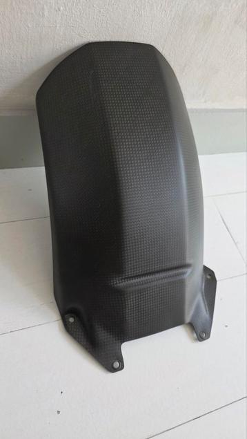 Carbon achterspatbord hugger Aprilia RSV mille  Tuono gen 1 beschikbaar voor biedingen