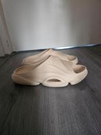 Slippers / yeezy slides, Ophalen, Zo goed als nieuw, Overige kleuren