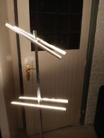 Moderne Led vloerlamp, de led panelen kunnen draaien, Huis en Inrichting, Lampen | Vloerlampen, Ophalen, Zo goed als nieuw, 150 tot 200 cm