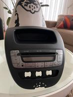 Citroen c1 orginele radio met behuizing, Auto diversen, Autoradio's, Ophalen of Verzenden, Zo goed als nieuw