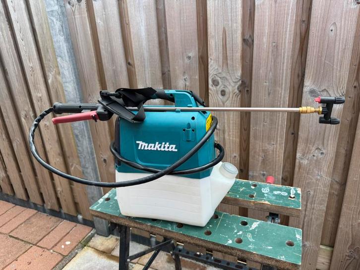 Makita DUS054 18V Li-Ion accu Drukspuit body - 5L, Doe-het-zelf en Verbouw, Gereedschap | Handgereedschap, Zo goed als nieuw, Ophalen of Verzenden