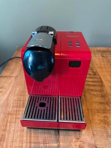 Nespresso Delonghi EN520.R + Starbucks Cups beschikbaar voor biedingen