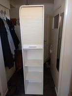 Smalle witte kast met roldeur, Ophalen