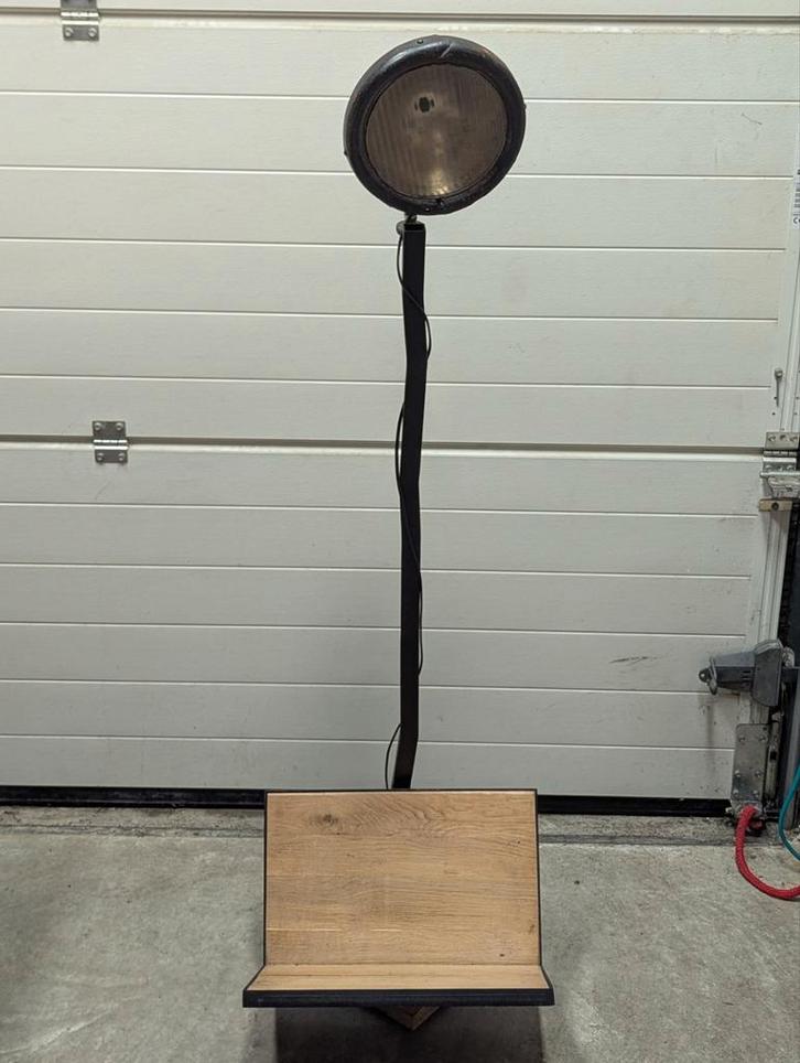 Unieke Vloerlamp Ford Model T Koplamp, Huis en Inrichting, Lampen | Vloerlampen, Gebruikt, 150 tot 200 cm, Glas, Hout, Metaal
