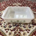 Vintage Glasbake Ovenschaal met Bloemmotief, Ophalen of Verzenden, Zo goed als nieuw