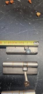 Deur sloten wink haus 3 x met zelfde sleutel., Ophalen of Verzenden, Slot