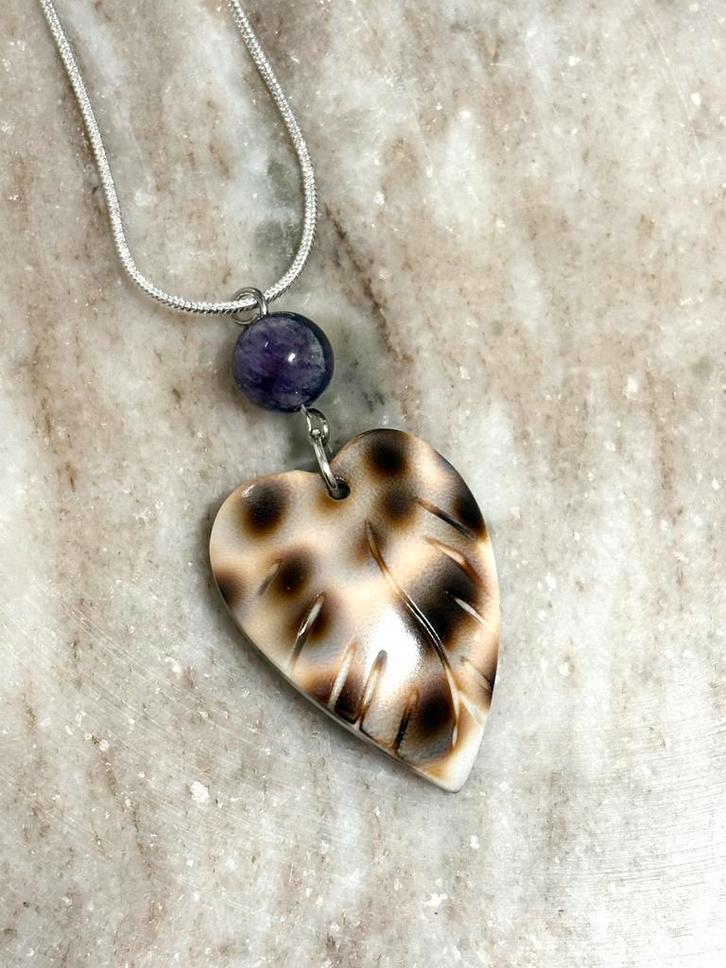 Ketting gemaakt van schelp en amethist, Sieraden, Tassen en Uiterlijk, Kettingen, Zo goed als nieuw, Steen of Mineraal, Ophalen of Verzenden