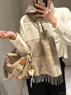 Loewe Sjaal - Beige/Bruin - Nieuwstaat, Kleding | Dames, Huispakken, Ophalen of Verzenden, Zo goed als nieuw, Maat 38/40 (M), Beige