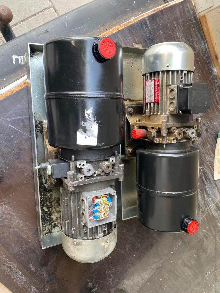 compacte hydraulische unit met 0,37 kW asynchrone mo, Doe-het-zelf en Verbouw, Motoren, Zo goed als nieuw, Elektromotor, Ophalen of Verzenden