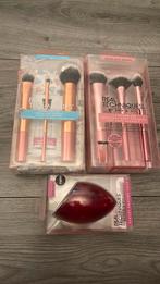 Real Techniques Brush setjes plus beauty blender case, Sieraden, Tassen en Uiterlijk, Uiterlijk | Cosmetica en Make-up, Ophalen of Verzenden