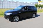 Mitsubishi Outlander 2.0 PHEV Intense + Automaat 4x4, Auto's, Mitsubishi, 4 cilinders, Leder en Stof, Zwart, Vierwielaandrijving