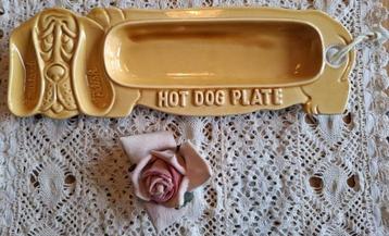 Vintage Hot Dog plate / Hot Dog bordje hond beschikbaar voor biedingen