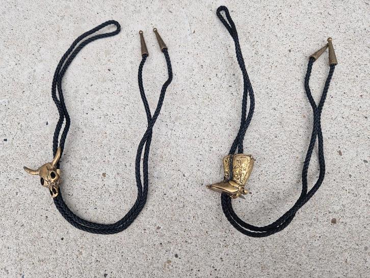 Western cowboy country bolotie zwart koord, Sieraden, Tassen en Uiterlijk, Kettingen, Zo goed als nieuw, Zwart, Ophalen of Verzenden