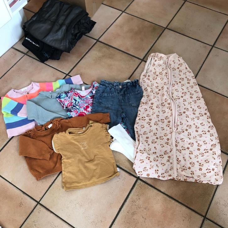 Kledingpakket voor meisje, maatje 74, 10 stuks voor E 7,50, Kinderen en Baby's, Babykleding | Baby-kledingpakketten, Gebruikt