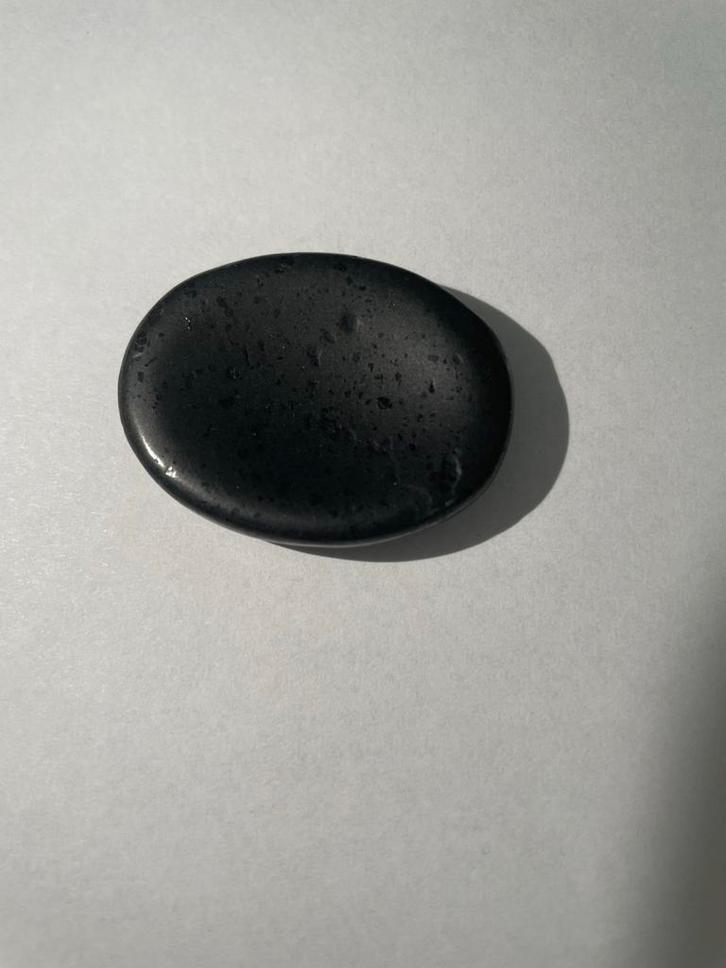 Zwarte Toermalijn Zorgsteen - Ovaal met Duimindruk, Sieraden, Tassen en Uiterlijk, Edelstenen, Nieuw, Ophalen of Verzenden