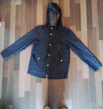Gevoerde regenjas maat 146 beschikbaar voor biedingen
