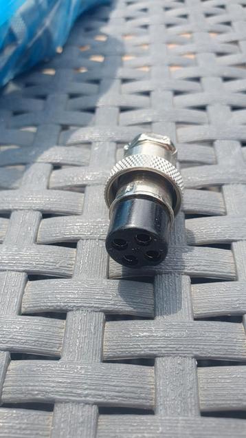 Microfoonplug 4 pins. CB radio beschikbaar voor biedingen