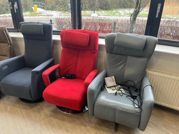 Verschillende Elektrische Prominent Sta-op Relaxfauteuils, Huis en Inrichting, Fauteuils, Zo goed als nieuw, Leer, Stof, 50 tot 75 cm