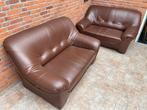 Twee banken - 1,5 persoons - Bruin leer, Huis en Inrichting, Banken | Bankstellen, Ophalen, Gebruikt, Tweepersoons, Leer