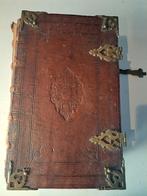 Antieke Keur Statenbijbel 1719 met mooi beslag, Ophalen of Verzenden