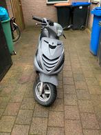 Zip 70cc 2 takt (met 4 takt blok), Fietsen en Brommers, Scooters | Piaggio, Benzine, Maximaal 45 km/u, 70 cc, Zo goed als nieuw