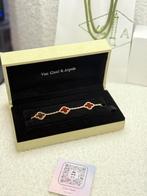 Van Cleef & Arpels - Alhambra Armband, Ophalen of Verzenden, Zo goed als nieuw, Wit, Goud