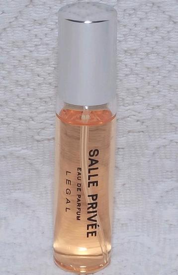 Salle Privee Legal Eau de Parfum beschikbaar voor biedingen