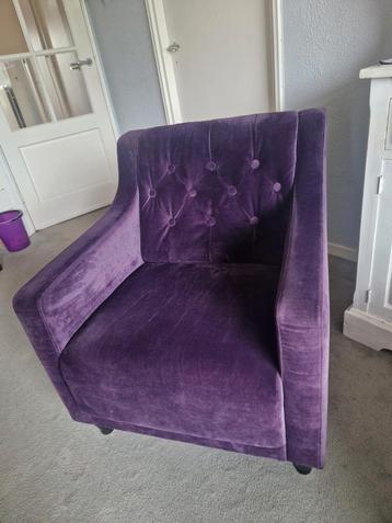 Twee paarse fauteuils/stoelen aangeboden in goede staat!