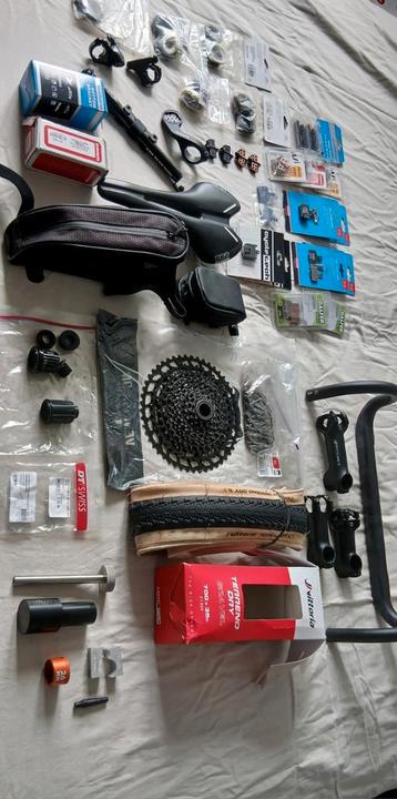 Onderdelen / accessoires mountainbike racefiets  beschikbaar voor biedingen